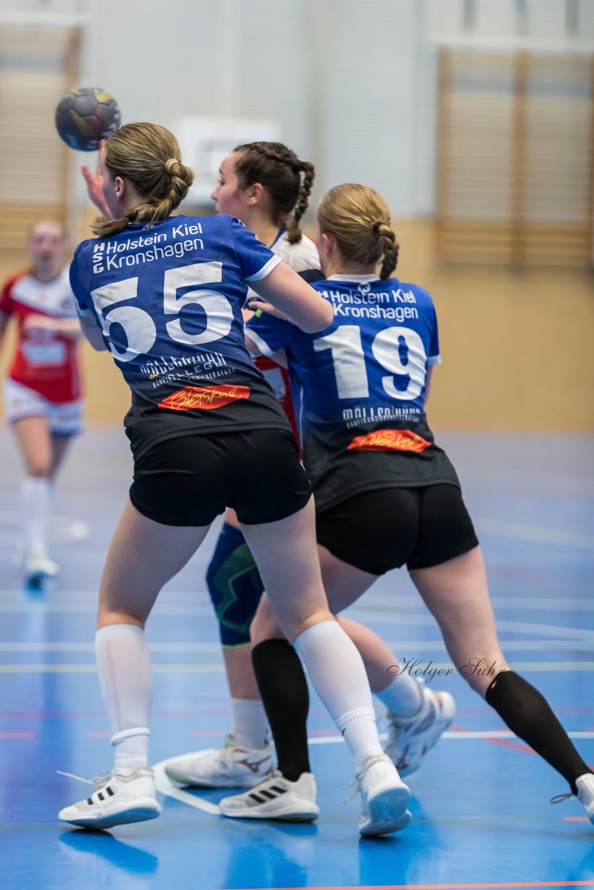 Bild 129 - wAJ HC Quickborn - HSG Kiel/Kronshagen : Ergebnis: 20:17